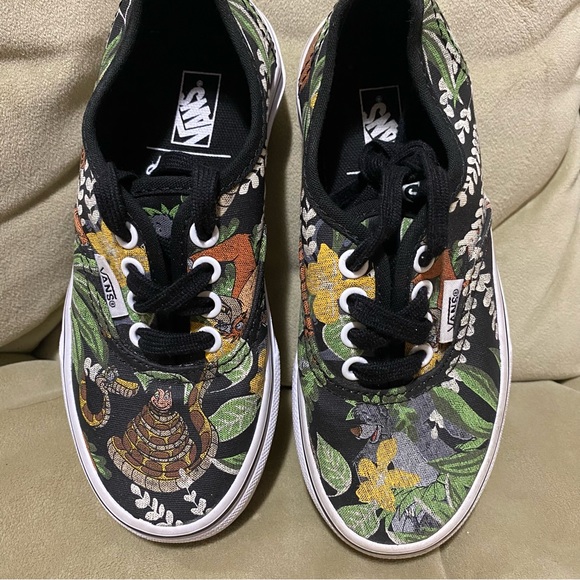 Vans Kids Shoes Disney jungle book 
In good used condition see photos - Picture 10 of 10